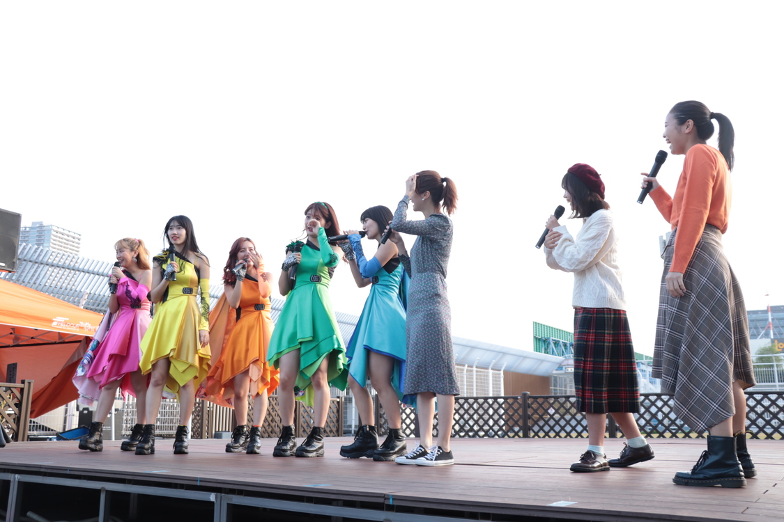 「愛愛ファイヤー!!／私達（with friend）」リリースイベントより