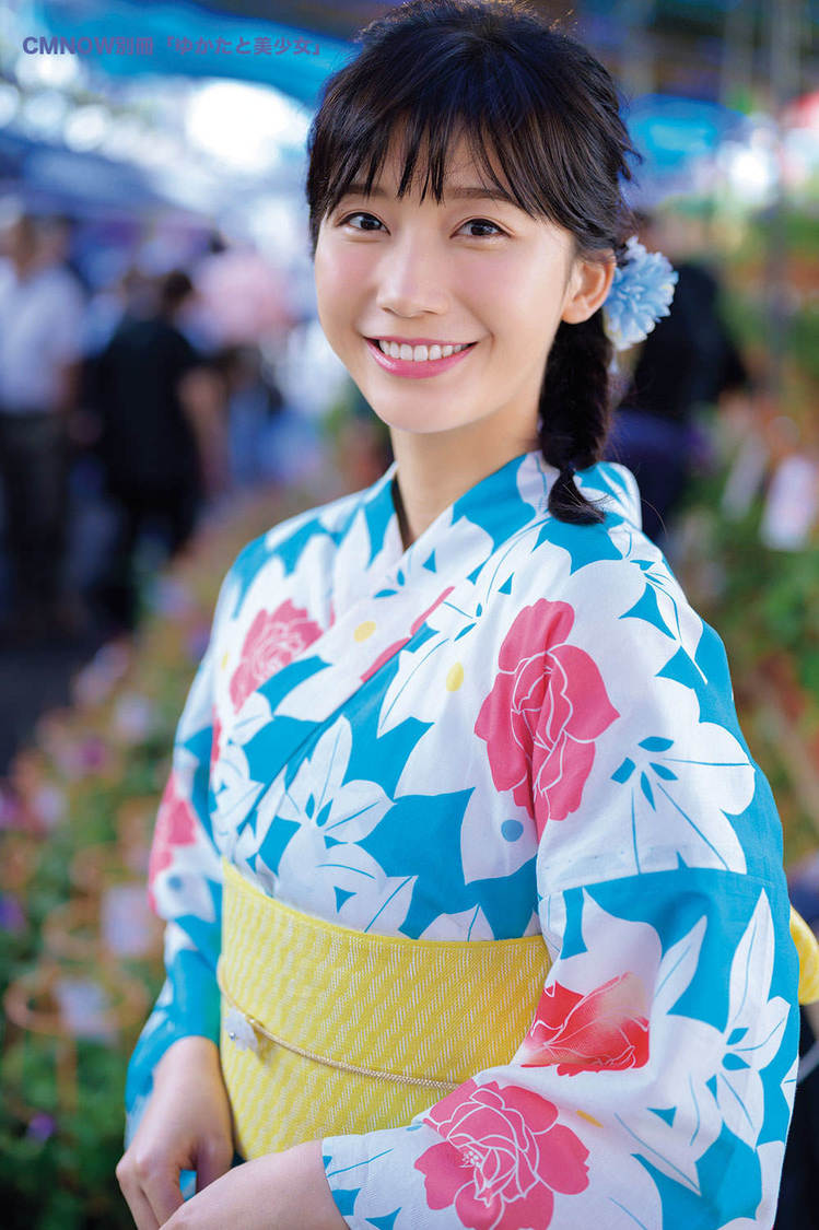 小倉優香『ゆかたと美少女』（撮影：河野英喜）