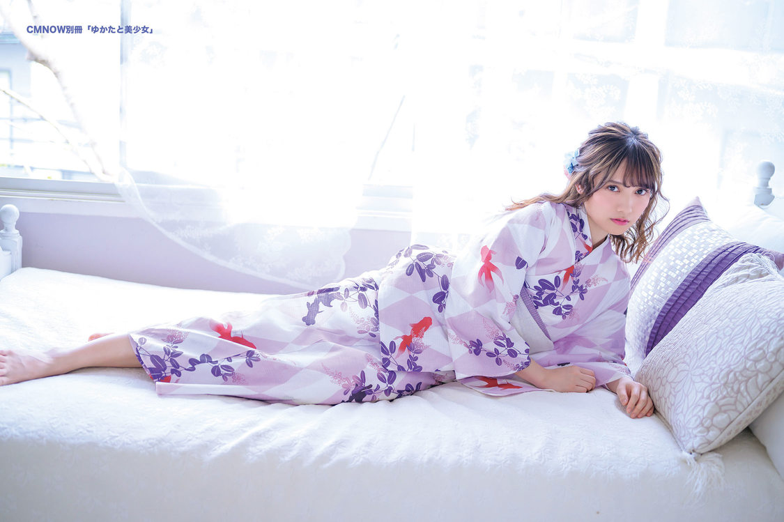 桃月なしこ『ゆかたと美少女』（撮影：河野英喜）