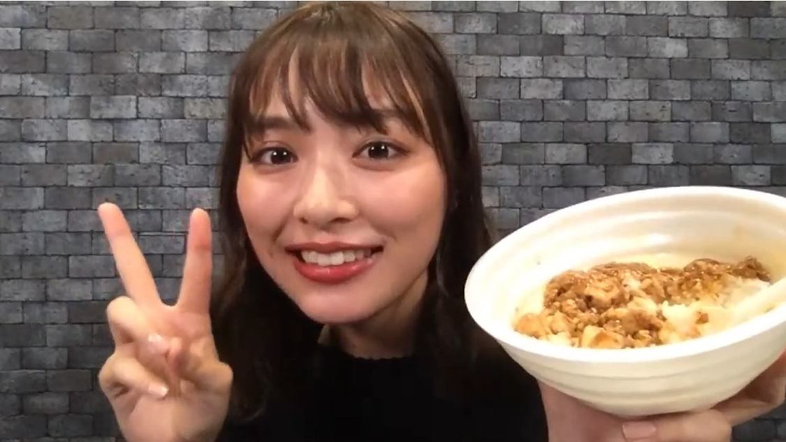 内田理央『だーりおCHANNEL』生配信より