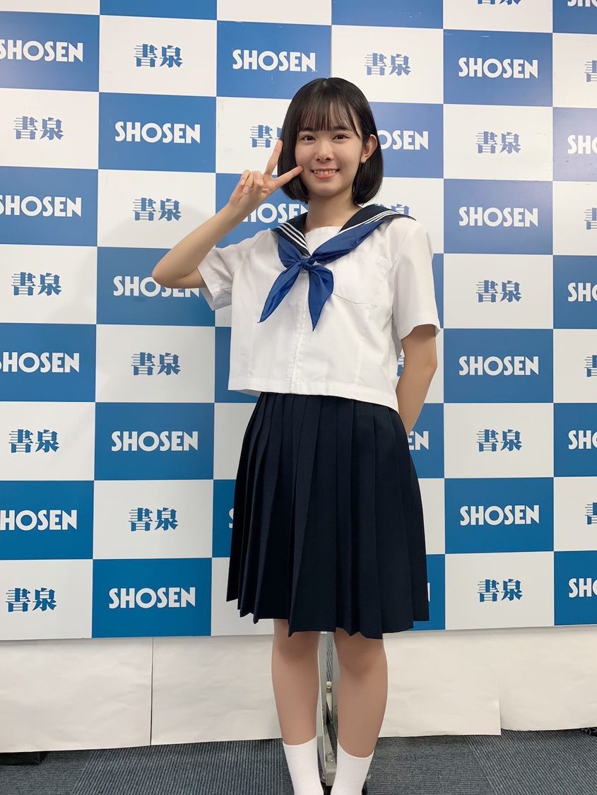 山﨑夢羽1st写真集『夢羽』（撮影：西田幸樹 ワニブックス刊） 