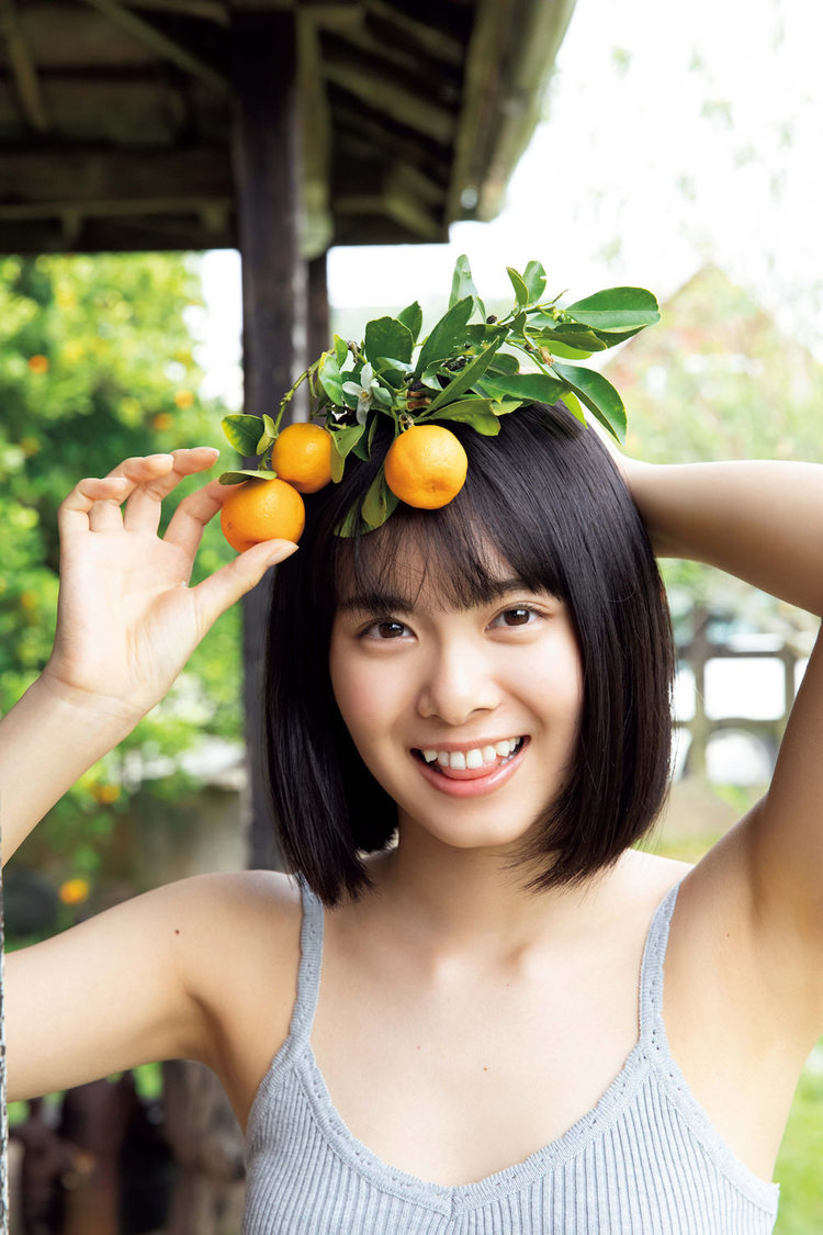 山﨑夢羽1st写真集『夢羽』（撮影：西田幸樹 ワニブックス刊） 