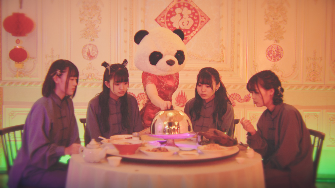 シングル「irony」MVより