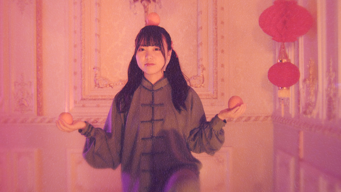 シングル「irony」MVより