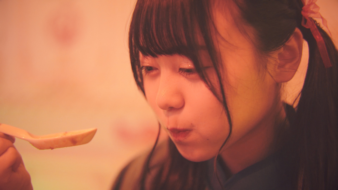 シングル「irony」MVより