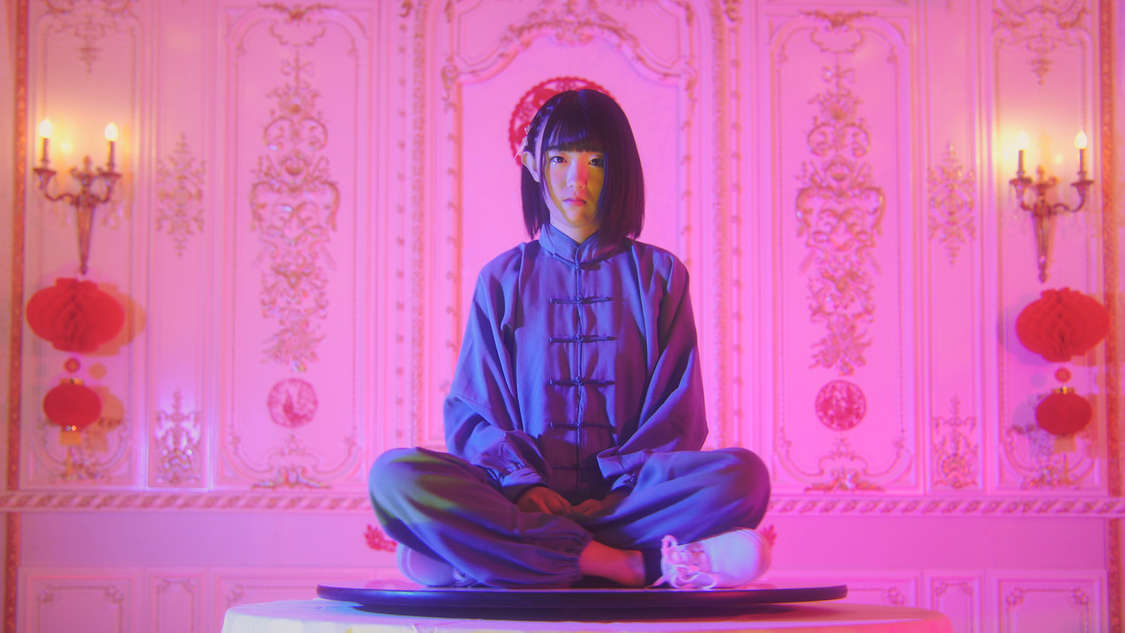 シングル「irony」MVより