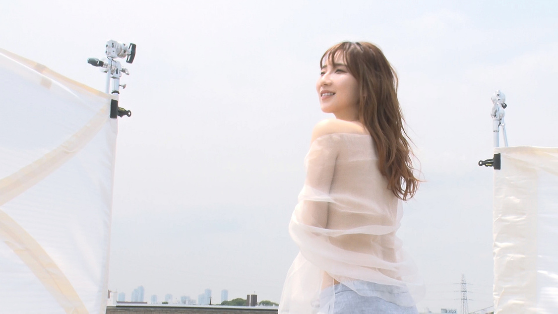 ファーストサマーウイカ『エアリーソフトブラ』メイキング写真