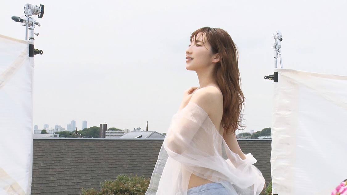 ファーストサマーウイカ『エアリーソフトブラ』メイキング写真