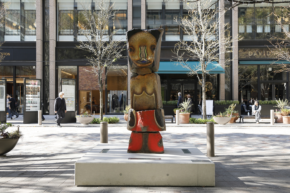 「無題」（加藤泉作） ©Izumi Kato