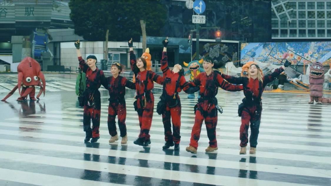 BiSH「スーパーヒーローミュージック」MVより