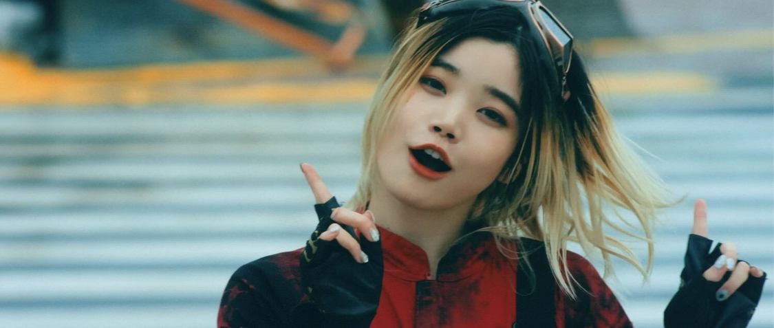 BiSH「スーパーヒーローミュージック」MVより