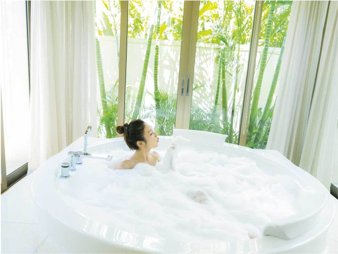 『ゼクシィ海外ウエディング』より