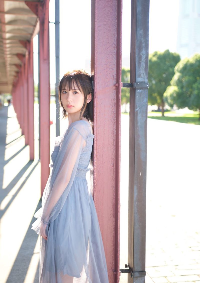 中川珠里 1stソロ写真集『夏と私』より