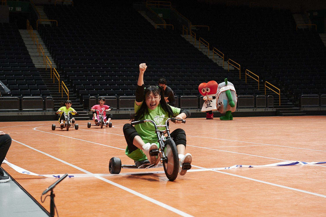 ＜よ～し！それなら！さいたまスーパーアリーナのセンターから、私たち超ときめき♡宣伝部です！＞