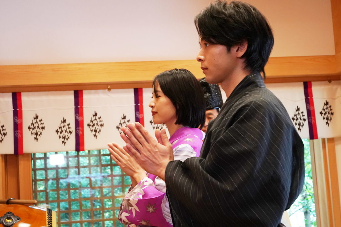 映画『人数の町』大当たり祈願｜日本橋福徳神社（2020年8月24日）（(c)2020「人数の町」製作委員会）