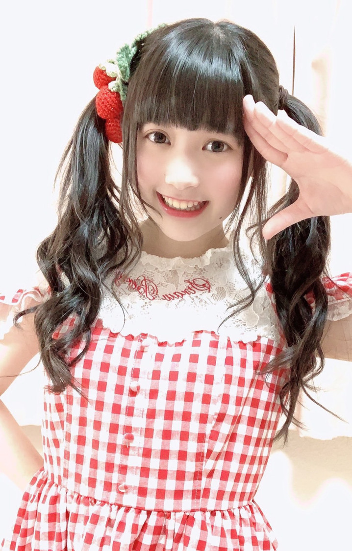 山口愛悠伽（福岡県／16歳／アイドル、高校2年生）