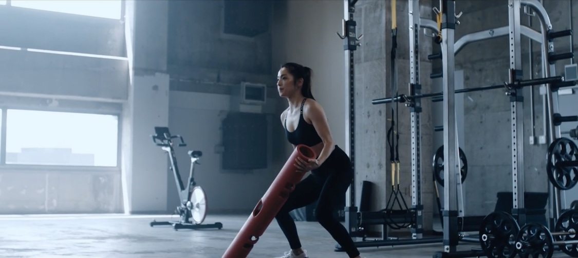 『THE ONLY WAY IS THROUGH. 前へー中村アン』より