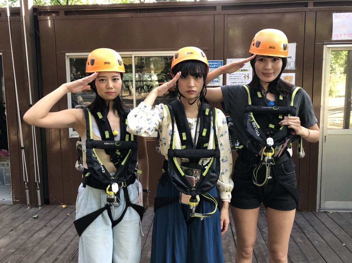 左から森詩織・根岸愛・藤本有紀美