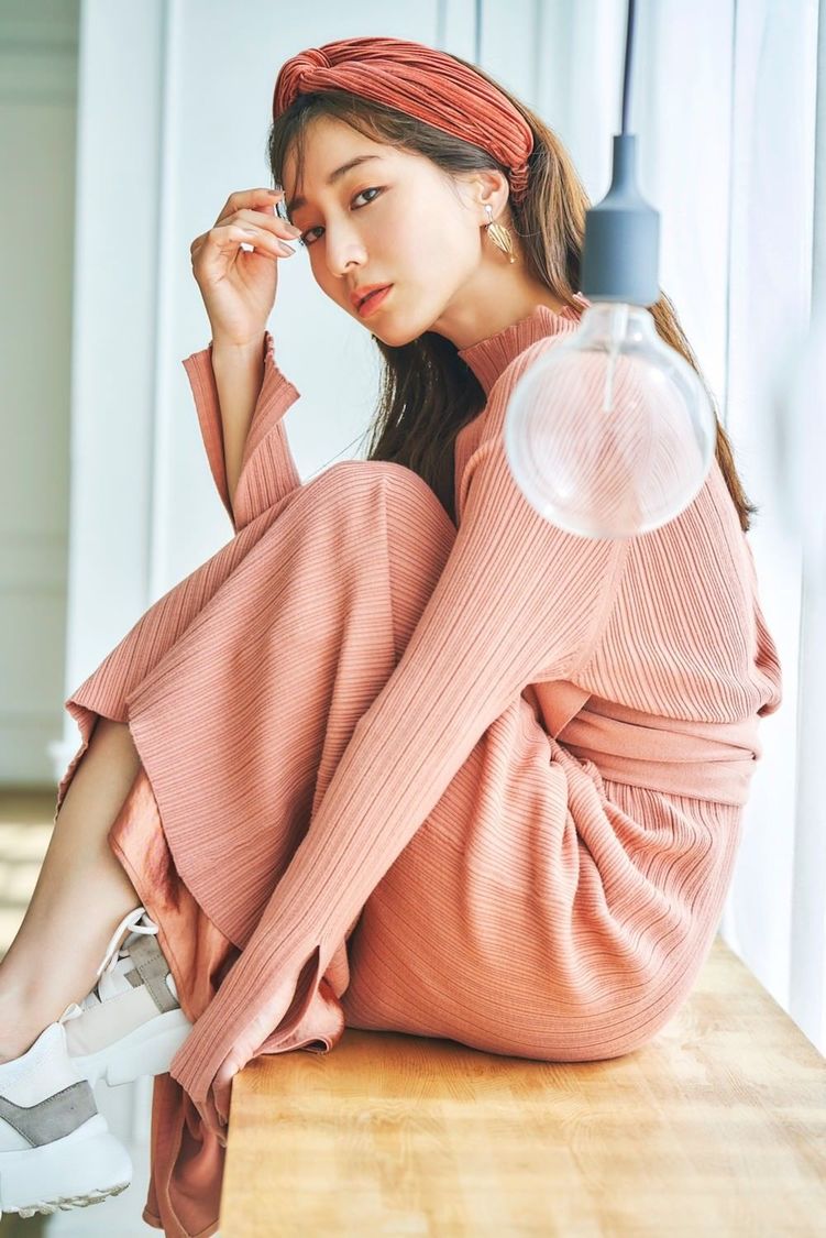 田中みな実　『Dual Duality Double W』より