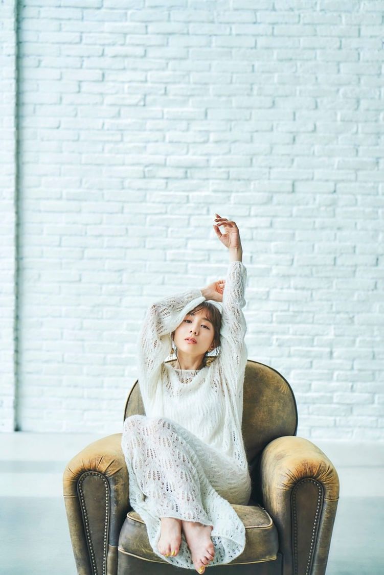 田中みな実　『Dual Duality Double W』より