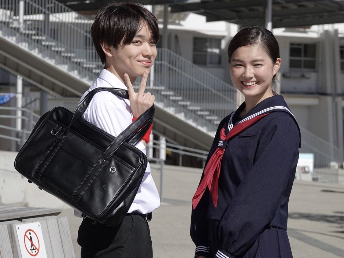 左から、宮世琉弥、箭内夢菜