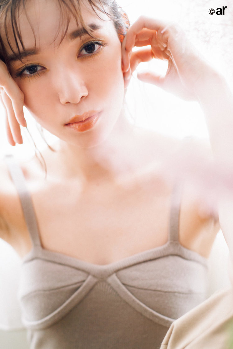 佐藤栞里／『ar10月号』より