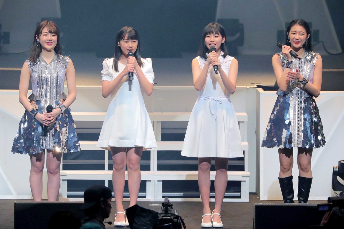 写真左から：中西香菜、太田遥香、伊勢鈴蘭、和田彩花