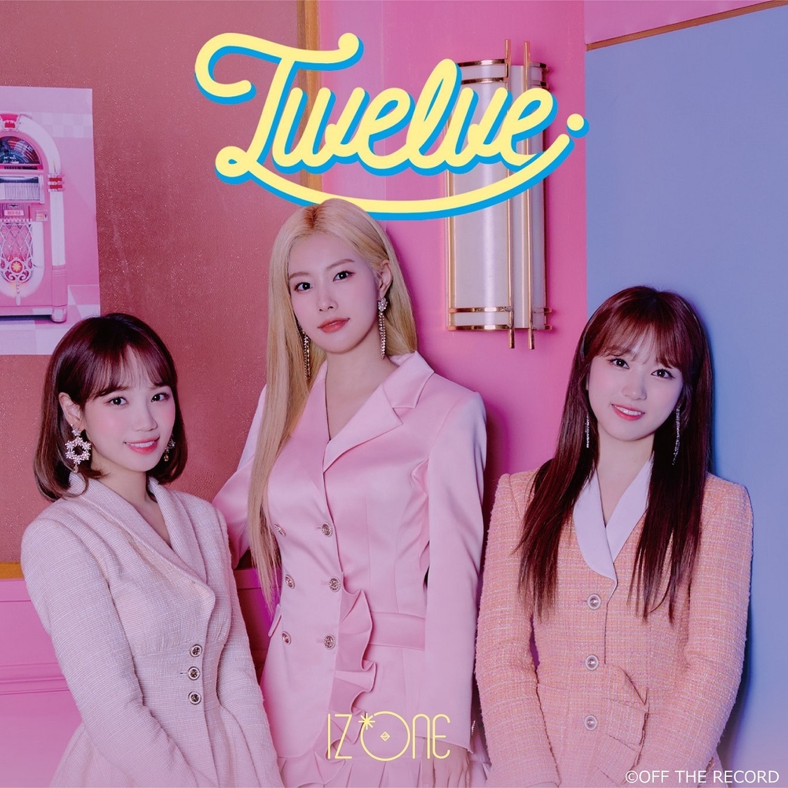 日本1stアルバム『Twelve』WIZ*ONE盤 Type A（カン・ヘウォン キム・チェウォン 矢吹奈子ver.）　©OFF THE RECORD