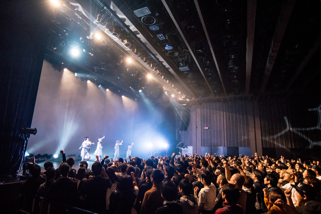 ＜Solitude Hotel 6F hiru＞写真：稲垣謙一