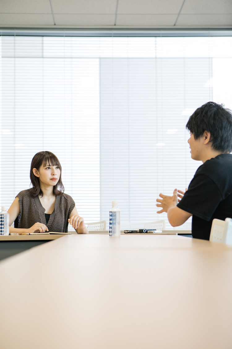 沖口優奈（マジカル・パンチライン）、菊竹龍（TIF総合プロデューサー）