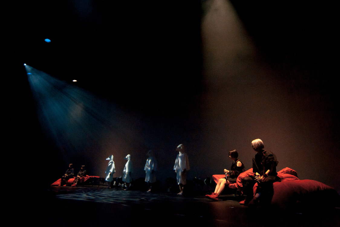 ＜Solitude Hotel 6F yoru＞写真：稲垣謙一