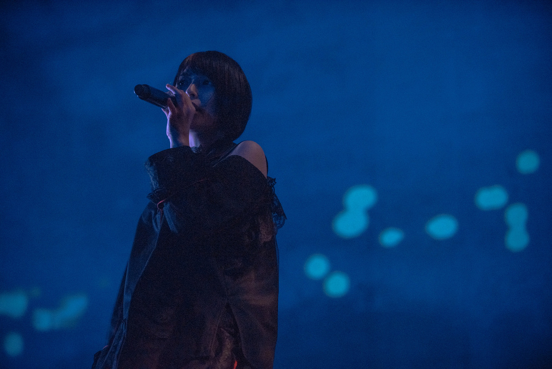 ＜Solitude Hotel 6F yoru＞写真：稲垣謙一