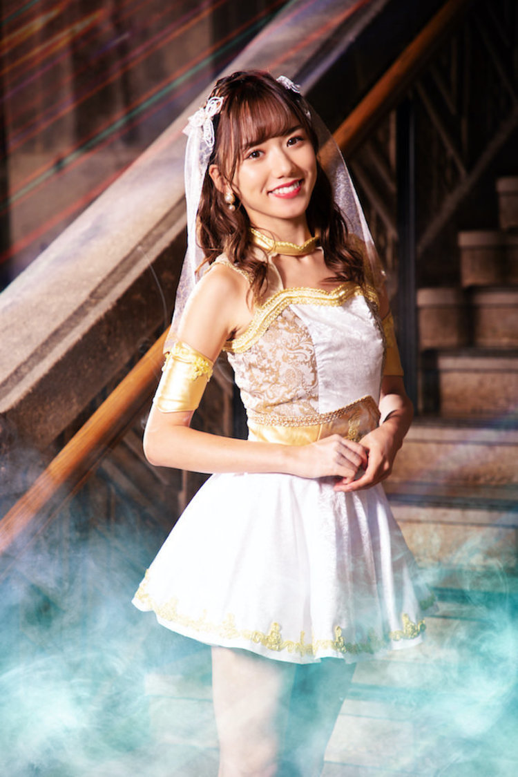 アテナ・シオリ