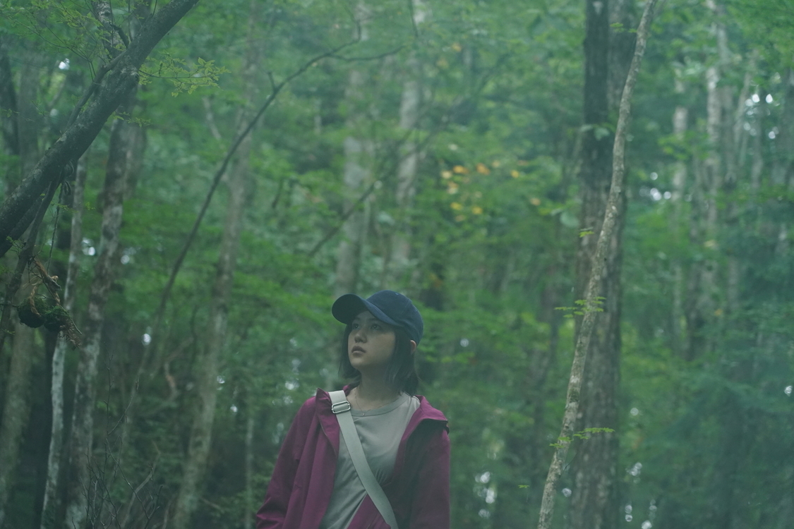 場面写真　©2021 「樹海村」製作委員会