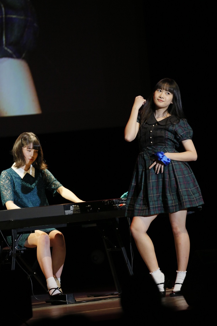 里吉うたの（写真右）