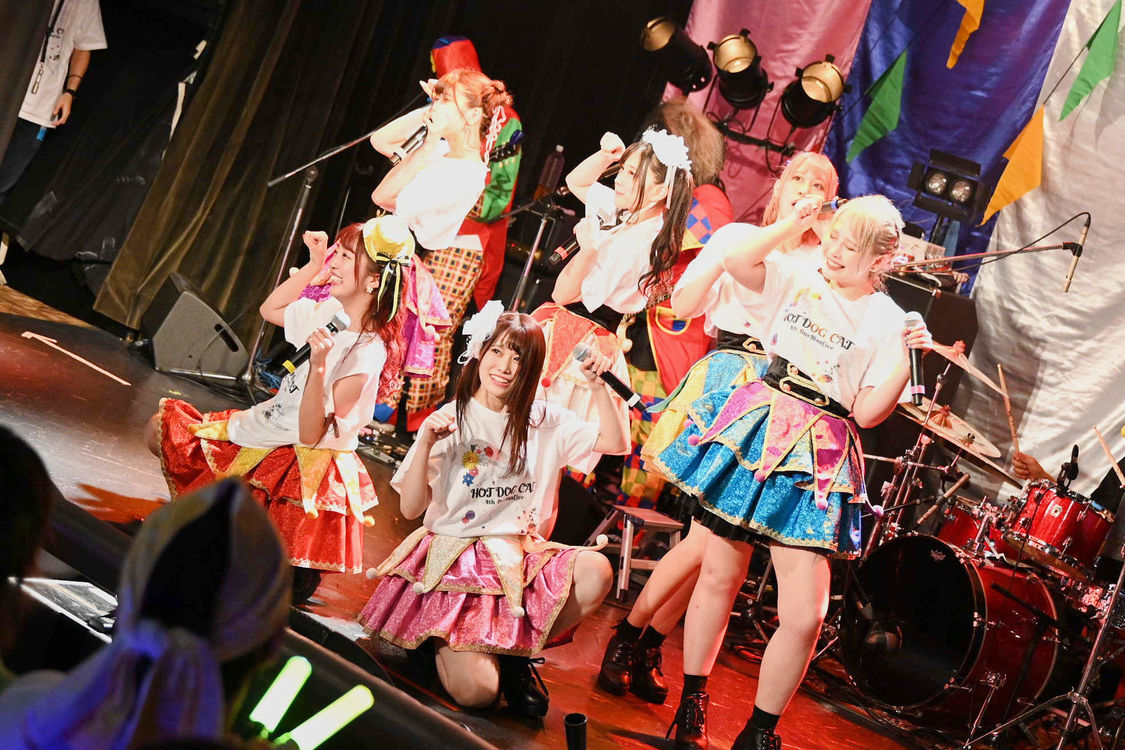 ＜HOT DOG CATワンマンライブ『進め！進め！進め！』＞（10月14日（水）渋谷WWW）