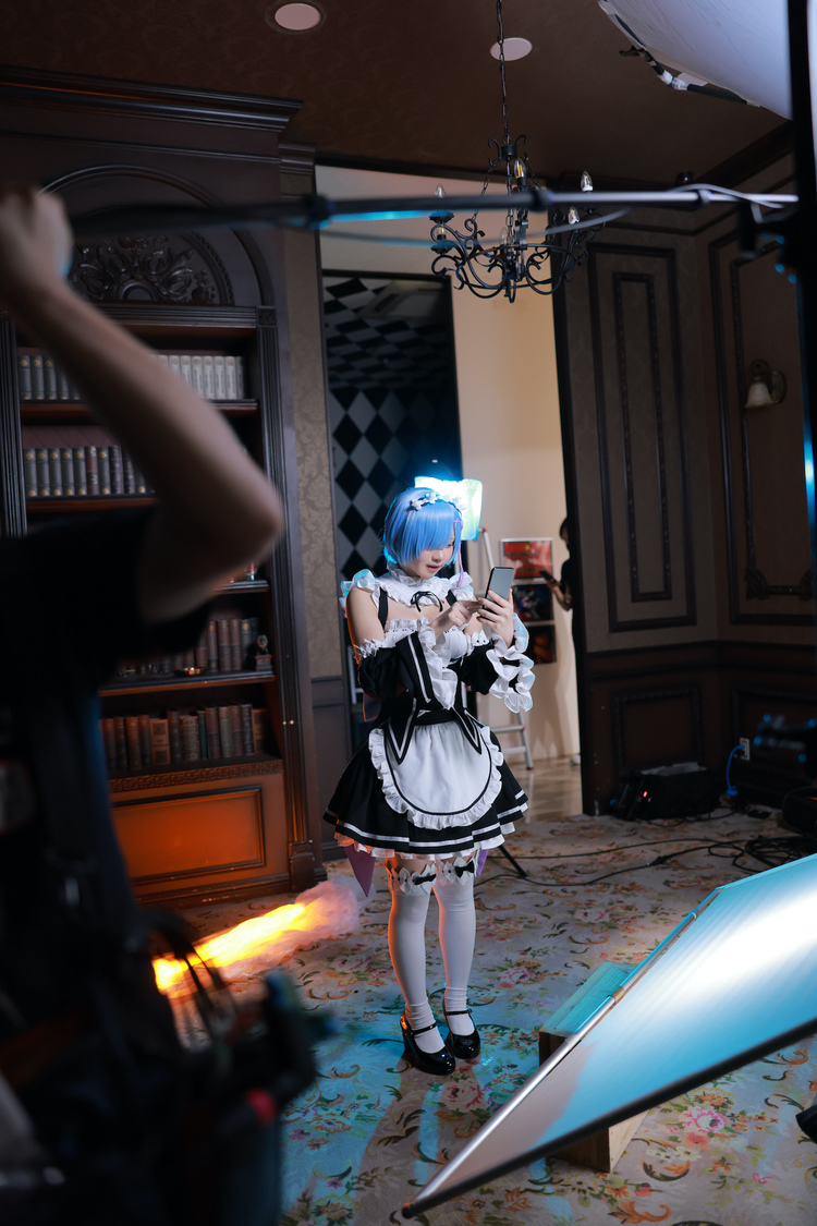 えなこ『Re:ゼロから始める異世界生活 Lost in Memories』WebCM撮影より