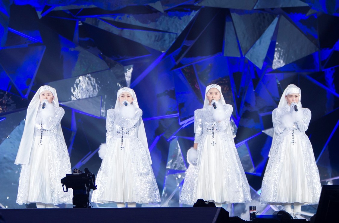 ＜ももいろクリスマス2013～美しき極寒の世界～＞ シスター衣装