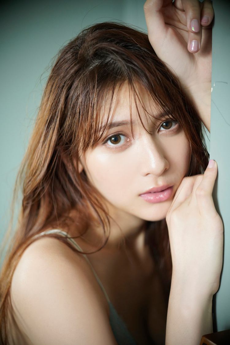 アンジェラ芽衣　（c）『B.L.T.12月号』（東京ニュース通信社刊）撮影：佐藤佑一