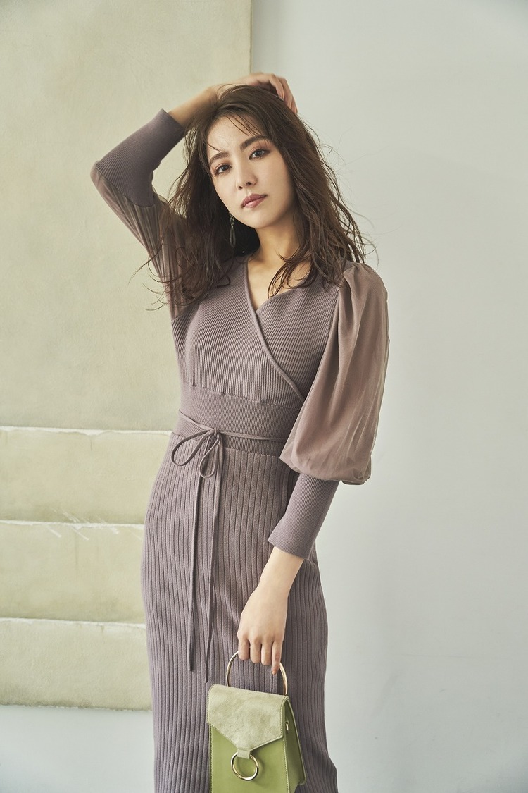 WEBヴィジュアル「MY PINK CLOSET」より