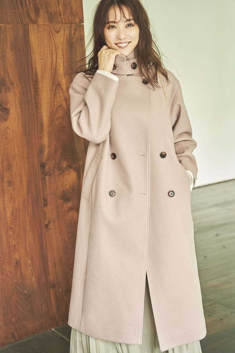 WEBヴィジュアル「MY PINK CLOSET」より