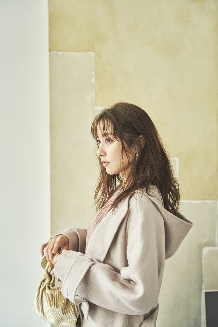 WEBヴィジュアル「MY PINK CLOSET」より