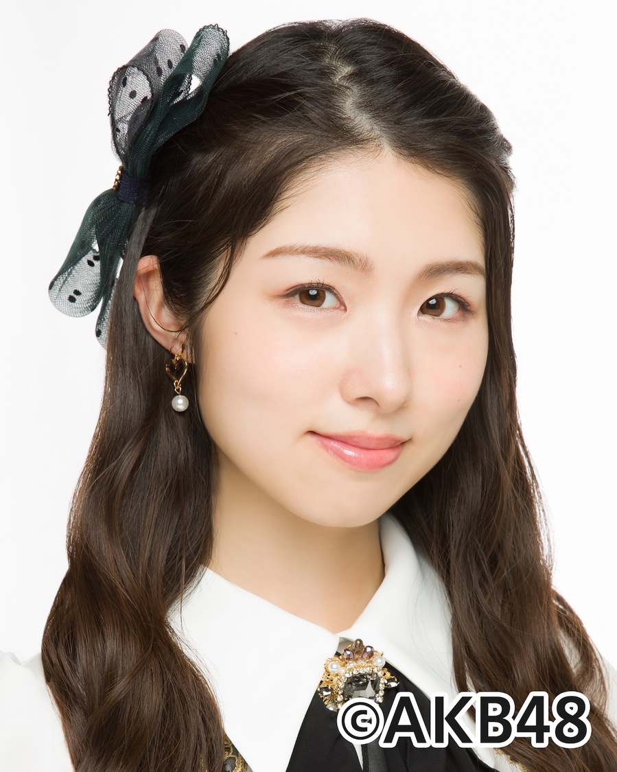 岩⽴沙穂（AKB48チームB キャプテン）