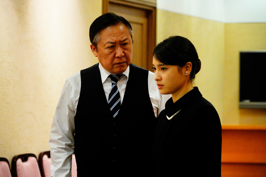 ©️2021 「哀愁しんでれら」製作委員会