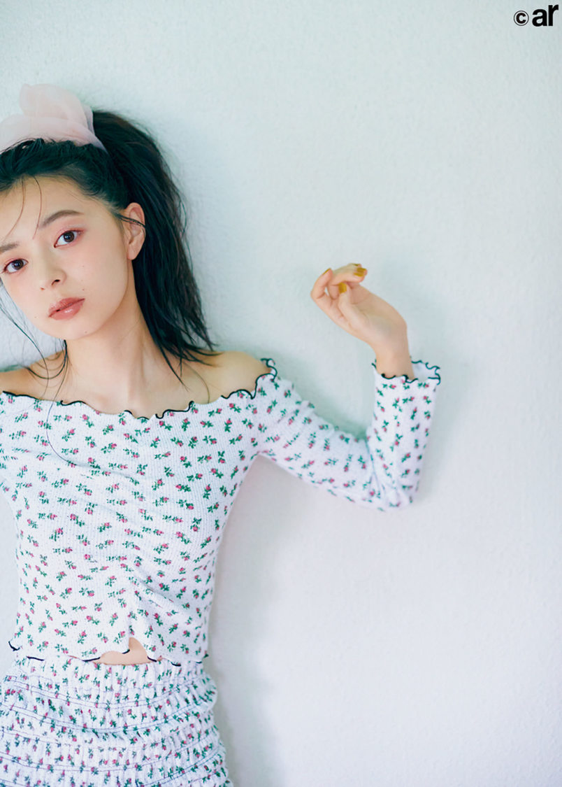 上國料萌衣（アンジュルム）『ar12月号』より