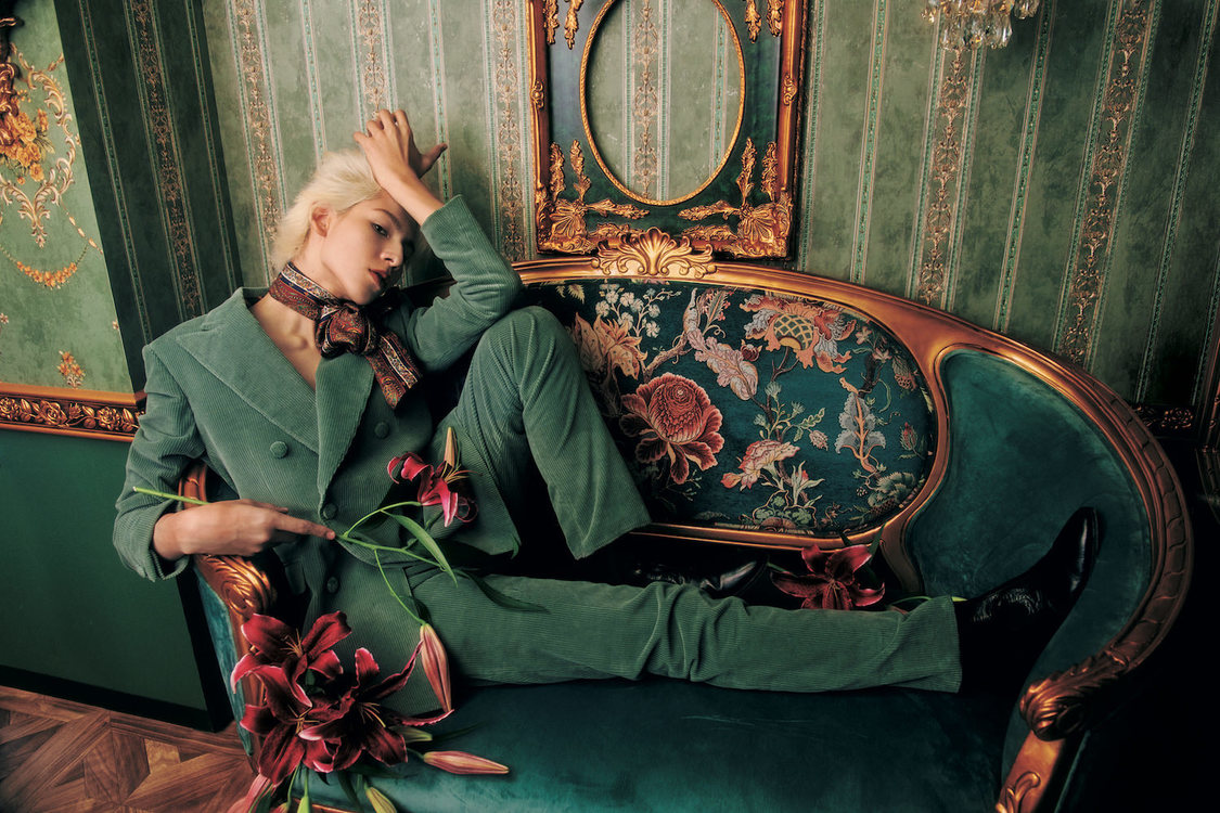 『装苑』2021年1月号より（撮影：間仲宇）