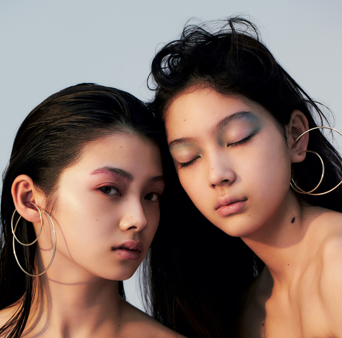 『装苑』2021年1月号より（撮影：渡辺宏樹（TRON））