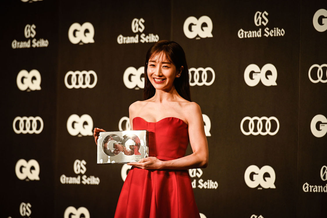 「GQ MEN OF THE YEAR 2020」 Photographed by Maciej Kucia @ AVGVST © 2020 CONDÉ NAST JAPAN. All rights reserved.