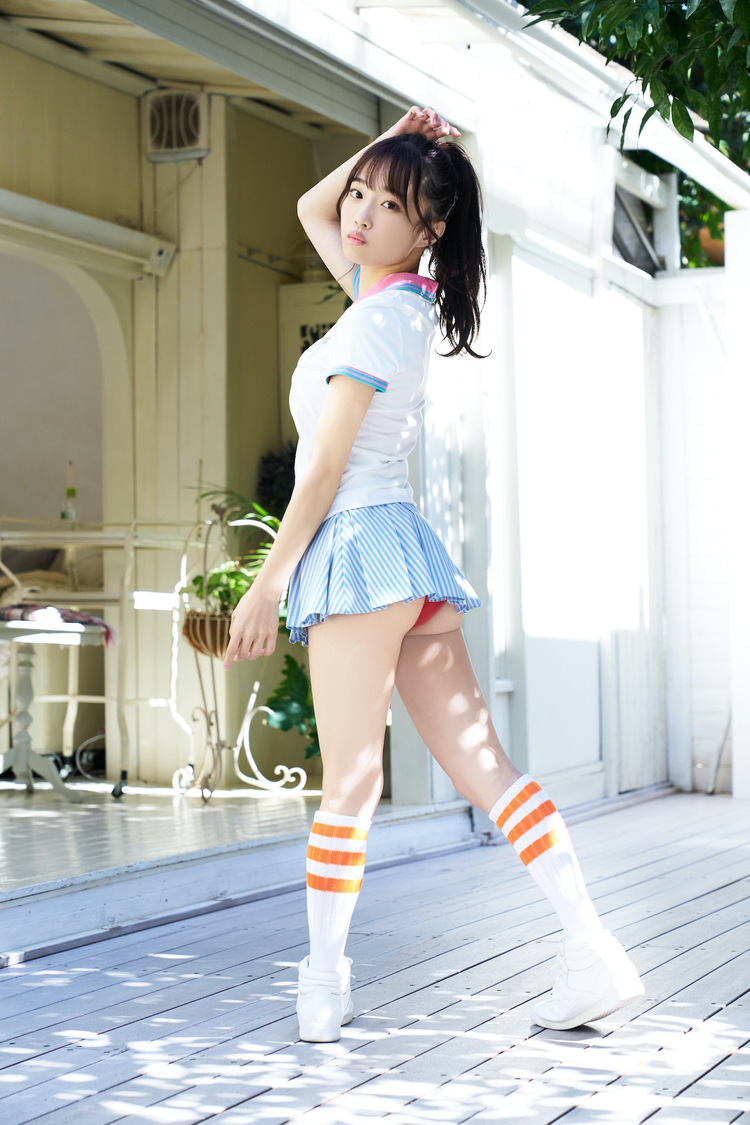 岸みゆ（撮影：Takeo Dec.／スタイリスト：八杉直美／ヘアメイク：敷島清香（JULLY））