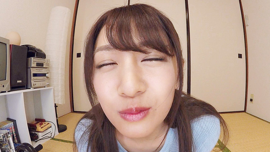 遠野千夏『バラエティタレント育成VR～金山睦のセクシーストレッチ＆ひとりラブジェンガ～』より